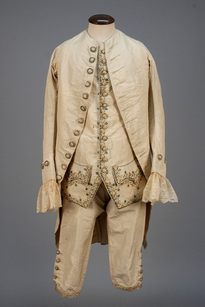 GENTS ENGLISH THREE-PIECE DRESS SUIT, LATE 18th C