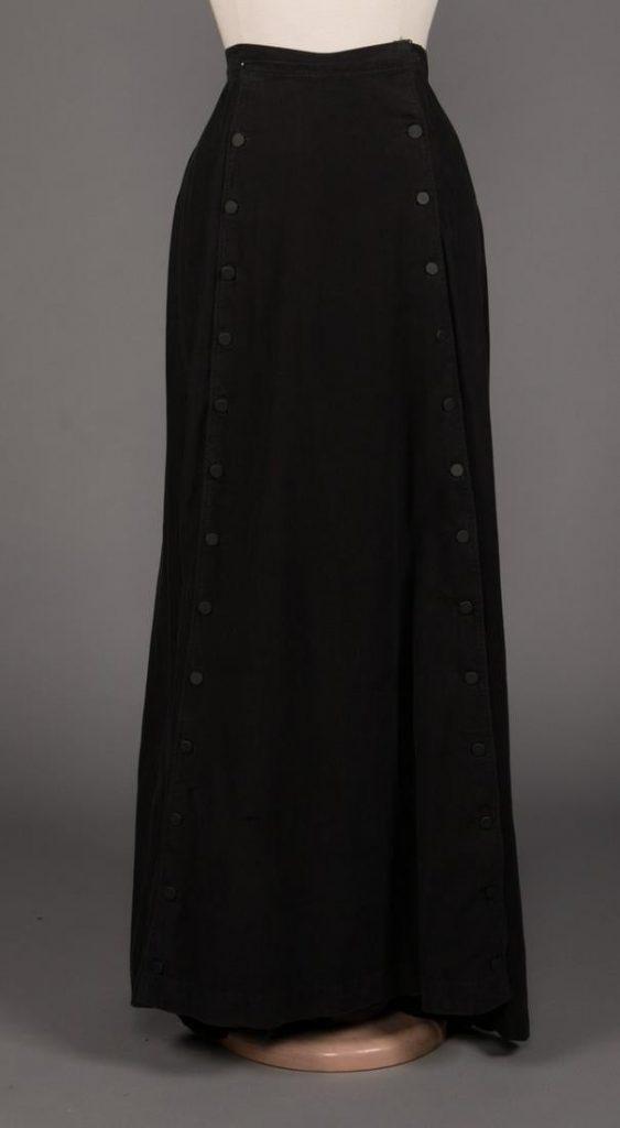 LADIES CONVERTIBLE SPORT SKIRT, EARLY 20TH CENTURY