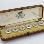 A cased set of 6 15ct gold dress studs / buttons